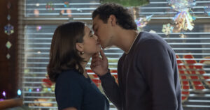 Como ‘How Reckless’ traz romance intenso e pede aviso de gatilho