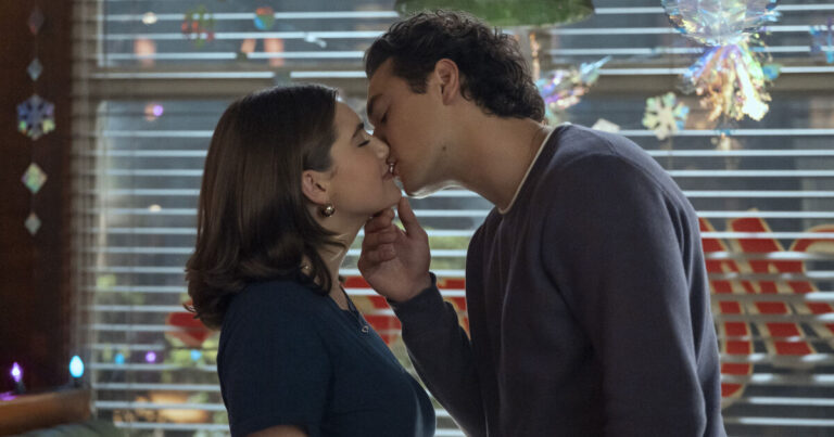 Como ‘How Reckless’ traz romance intenso e pede aviso de gatilho