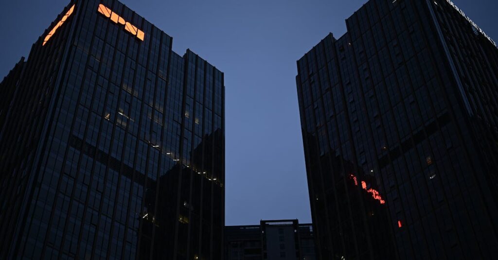 O que a fusão entre Paramount e Warner Discovery pode impactar