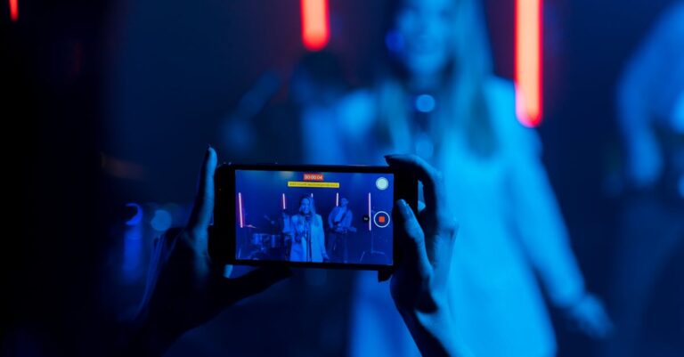 Como assistir Lainey Wilson e Post Malone no livestream do Stagecoach