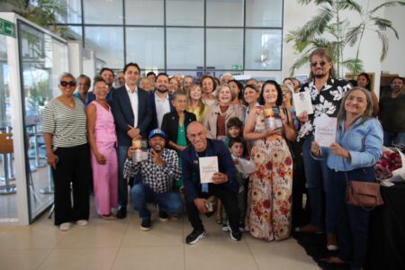 Warner Pires apresenta obras sobre sonhos e trajetória da Câmara de Palmas Warner Pires apresenta obras sobre sonhos e trajetória da Câmara de Palmas