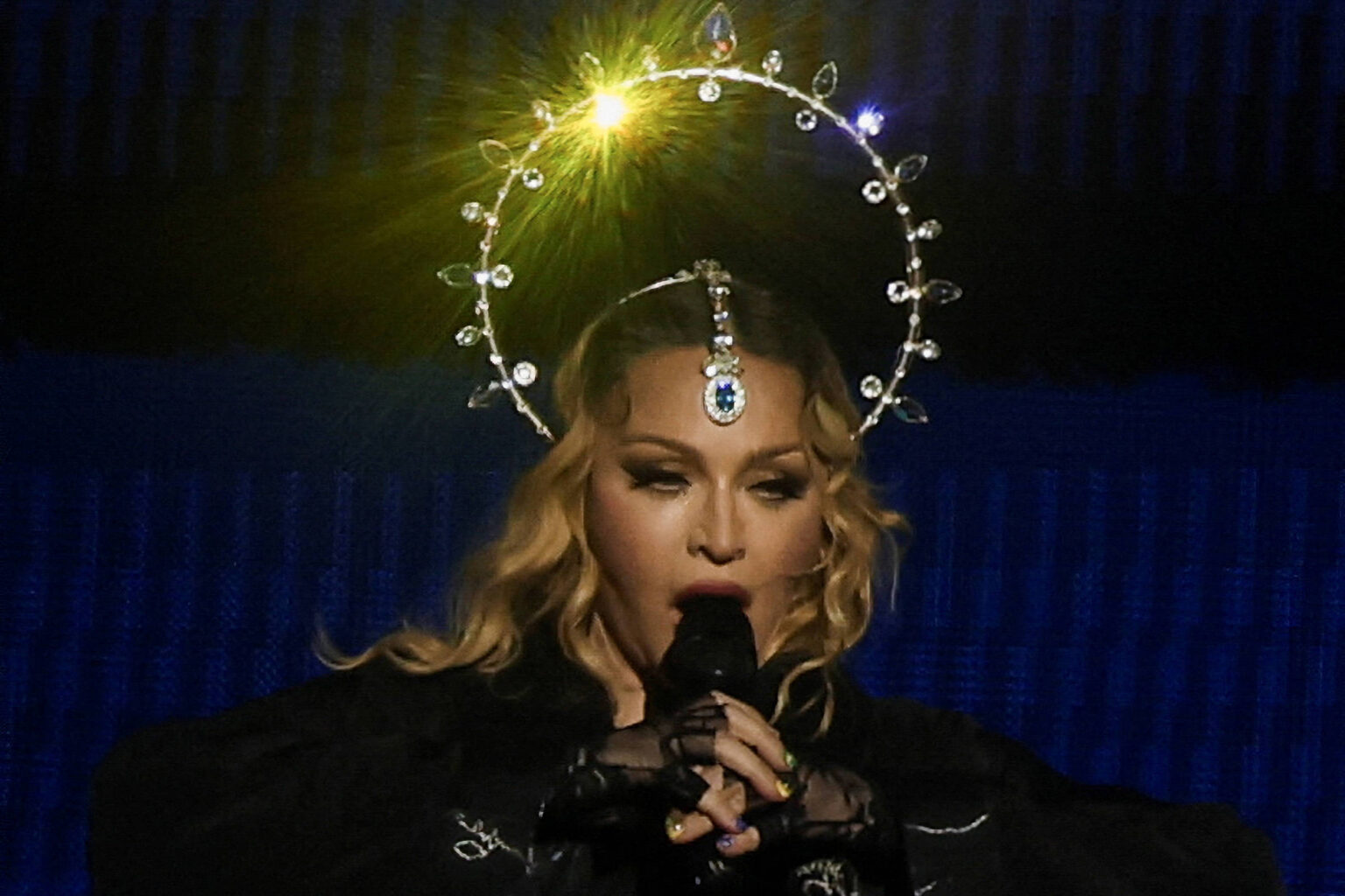 Madonna alcança o topo da Billboard pela primeira vez em 18 anos
