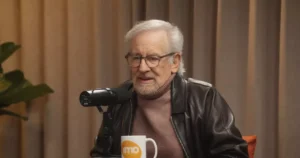Steven Spielberg avalia impactos positivos e negativos da IA no cinema Steven Spielberg avalia impactos positivos e negativos da IA no cinema