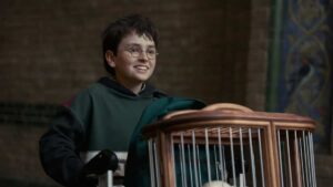 Atriz que vive Ginny Weasley sai da série Harry Potter após primeira temporada