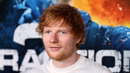 Ed Sheeran encerra contrato com Warner sem descontentamento artístico