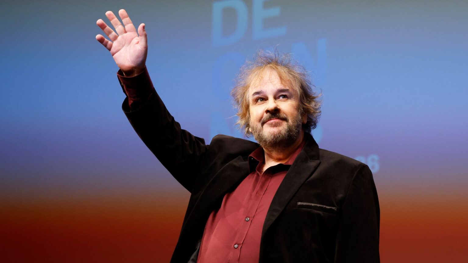 Peter Jackson avança com projeto para levar O Silmarillion ao cinema Peter Jackson avança com projeto para levar O Silmarillion ao cinema