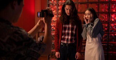 Netflix estreia nova produção com David Harbour e Caleb McLaughlin após Stranger Things