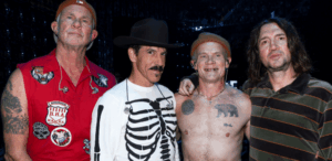 Red Hot Chili Peppers fecha acordo bilionário e vende catálogo à Warner
