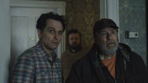 Análise de ‘La maldición de Widow’s Bay’ e o retorno da série ‘El Encargado’