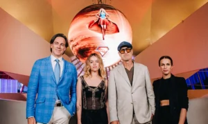 Elenco de Supergirl participa de encontro especial no Rio de Janeiro Elenco de Supergirl participa de encontro especial no Rio de Janeiro
