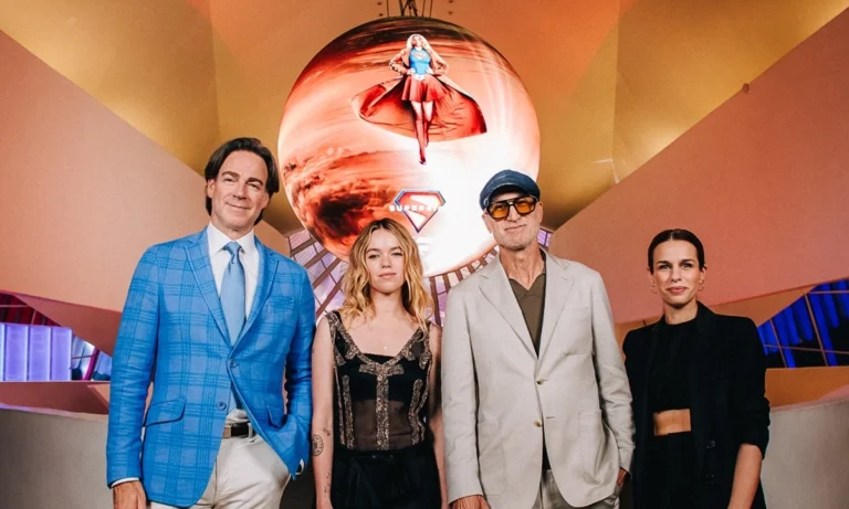 Elenco de Supergirl participa de encontro especial no Rio de Janeiro Elenco de Supergirl participa de encontro especial no Rio de Janeiro