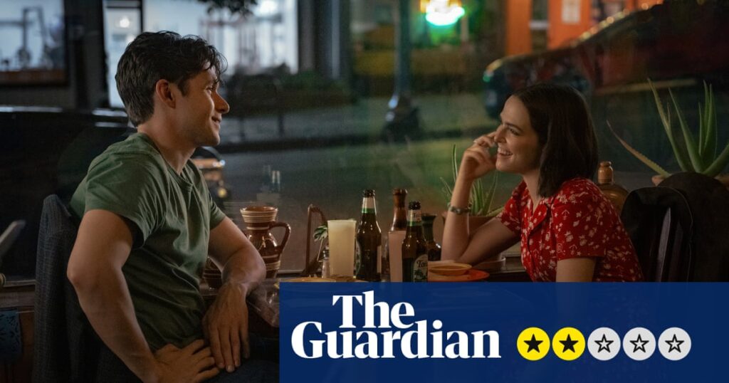 Voicemails for Isabelle: comédia romântica da Netflix aposta no tom estranho