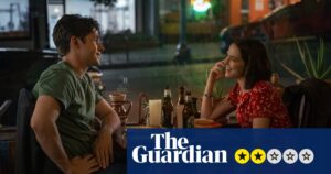 Voicemails for Isabelle: comédia romântica da Netflix aposta no tom estranho Voicemails for Isabelle: comédia romântica da Netflix aposta no tom estranho