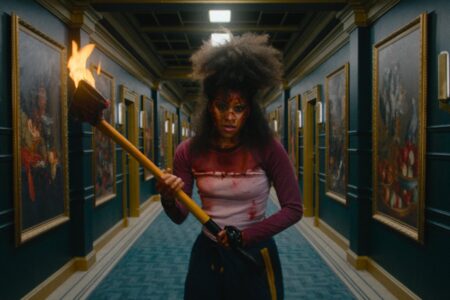 Filme na HBO Max une ação, animação e temas de culto satânico