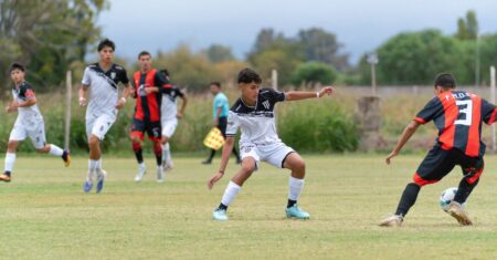 Goleira holandesa assina com clube renomado da Europa