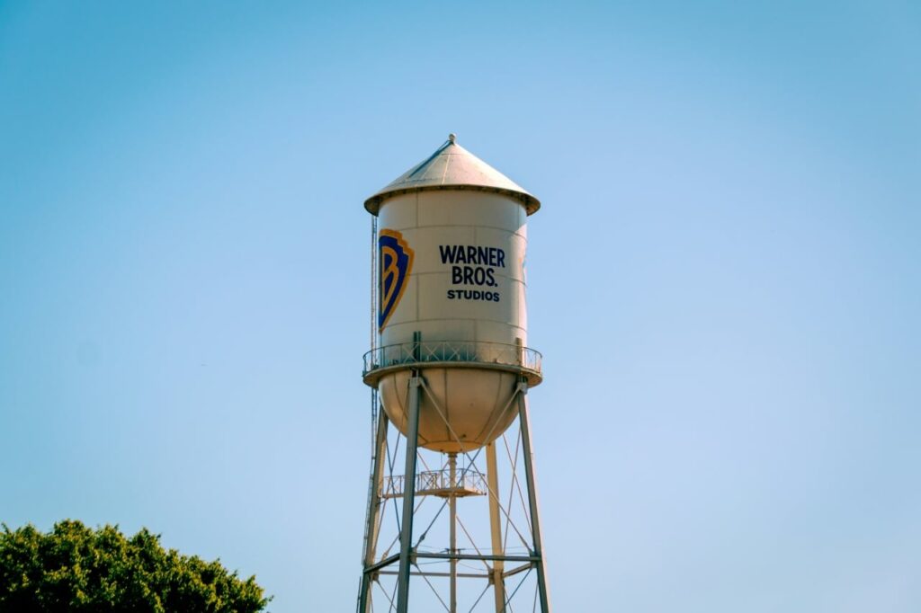 Paramount tenta impedir judicialmente aquisição da Warner Bros nos EUA Paramount tenta impedir judicialmente aquisição da Warner Bros nos EUA