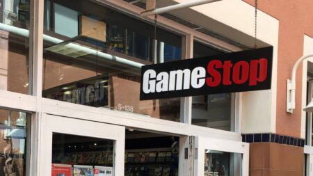 CEO da GameStop diz que vendas físicas de jogos são irrelevantes para receita atual CEO da GameStop diz que vendas físicas de jogos são irrelevantes para receita atual