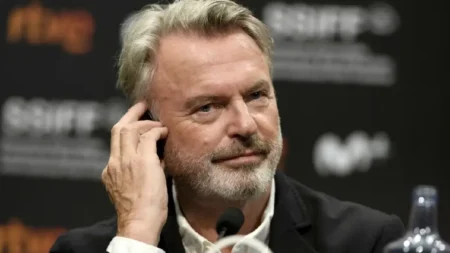 Último filme de Sam Neill será especial para fãs de Jurassic Park Último filme de Sam Neill será especial para os fãs de Jurassic Park